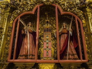 성녀 유스타와 성녀 루피나 제단 조각_photo by ctj71081_in the Church of Santa Ana in Seville_Spain.jpg